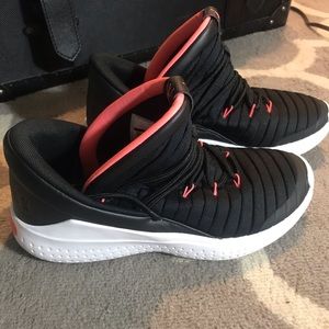 Jordan Flight Luxe running shoes black/white/coral